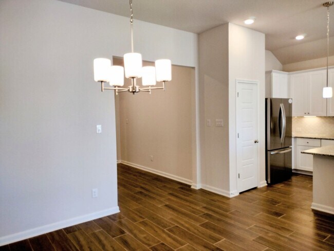 Building Photo - Beautiful 4 bedroom new build, it is a must see!!