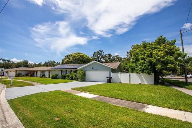 Building Photo - 2198 Oak Grove Dr