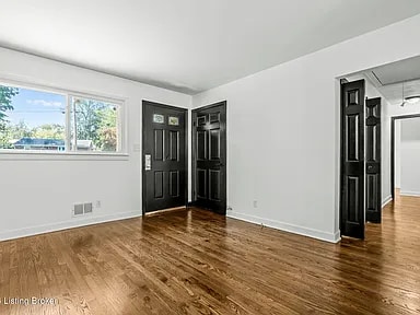 Building Photo - 1119 Ireland Dr