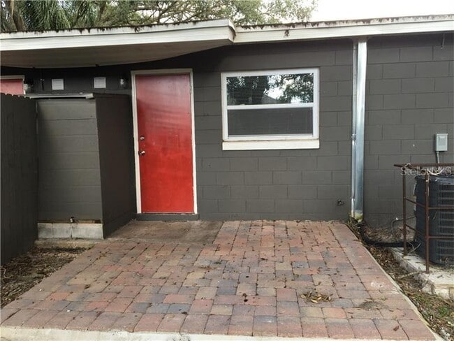 Building Photo - 508 Varsity St