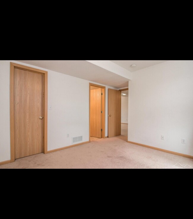 Building Photo - 3612 Zinnia Dr