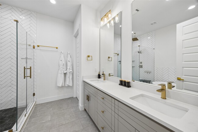 Building Photo - 3107 Webster St