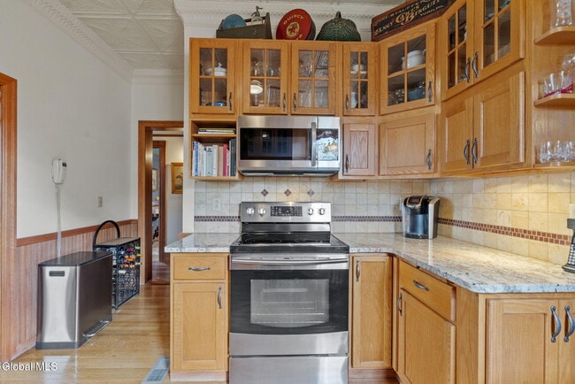 Building Photo - 69 Union Ave