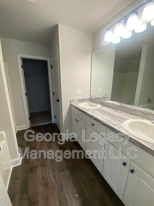 Building Photo - 2775 Dawkins Rd