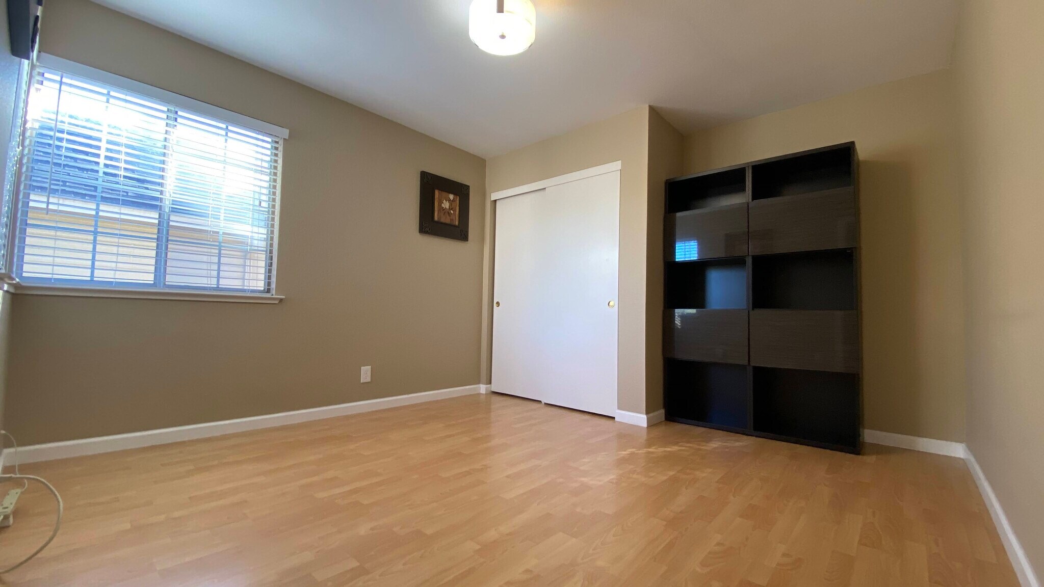 Building Photo - 34565 Vane Cmn