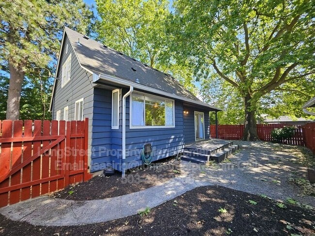 Building Photo - 7209 N McKenna Ave