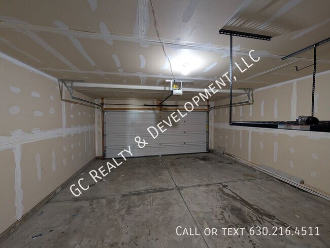 Building Photo - 646 Vine St