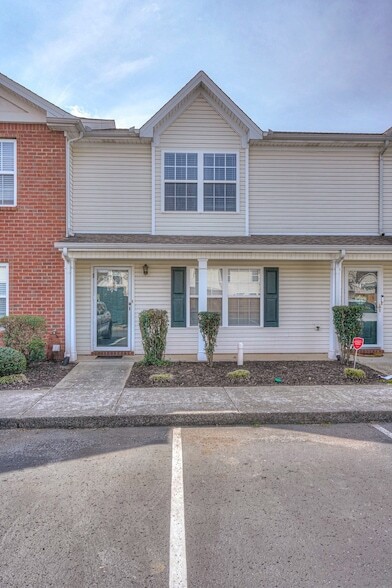 Building Photo - 415 Arapaho Dr