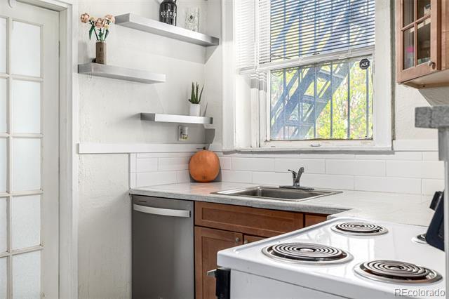 Building Photo - 1376 N Pearl St