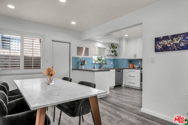 Building Photo - 14238 Dickens St