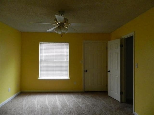 Building Photo - 3404 Daylily Ln