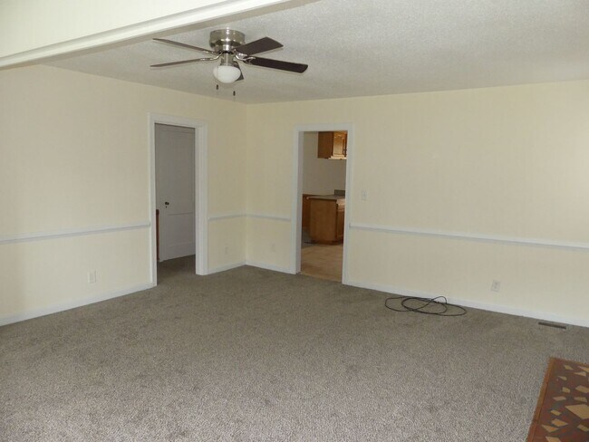 Building Photo - 100 Lodge Rd