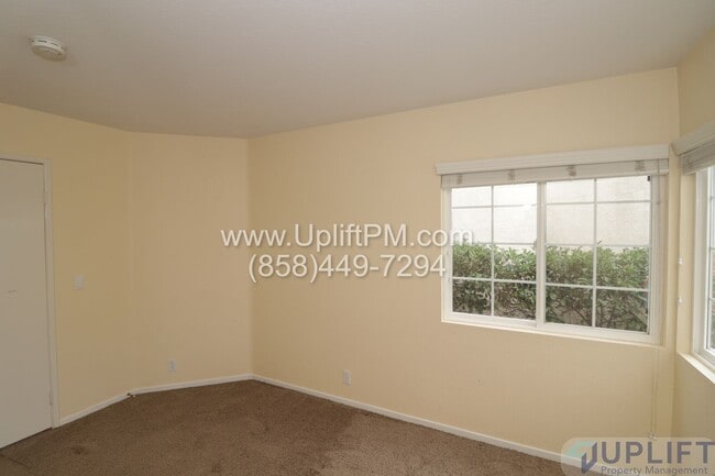 Building Photo - 3 Bedroom 3 Bathroom 2 story home in Ramona!