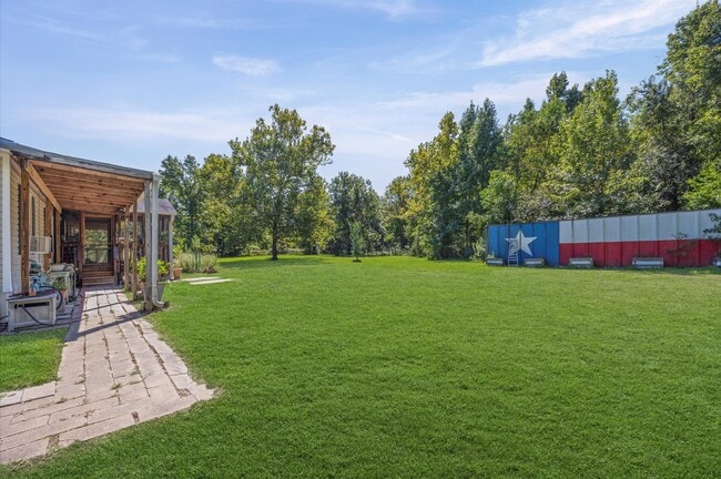 Building Photo - 806 Co Rd 2112