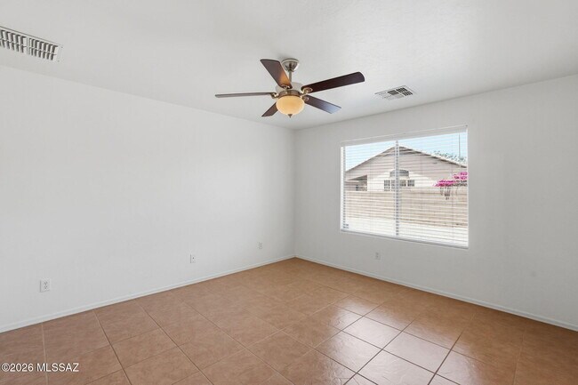 Building Photo - 8435 E Bowline Rd