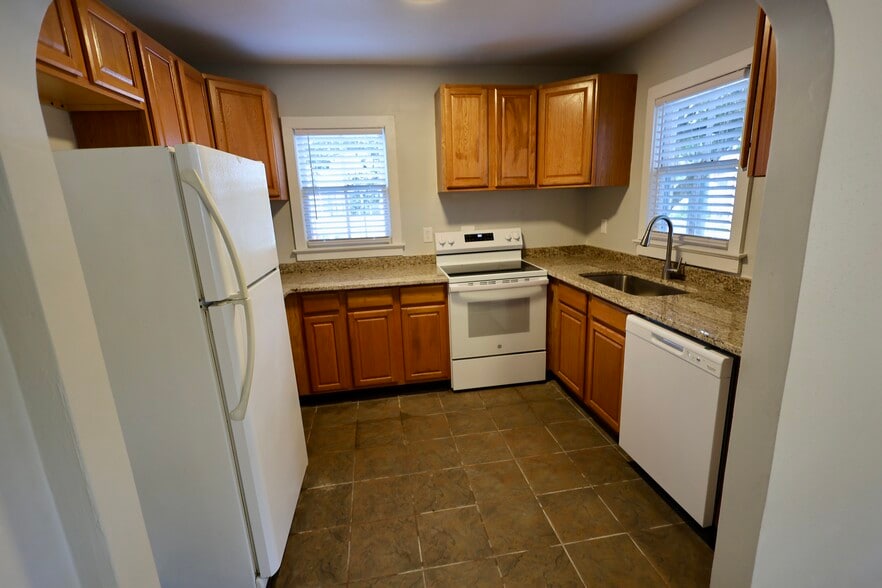 Kitchen - 400 S 9th St