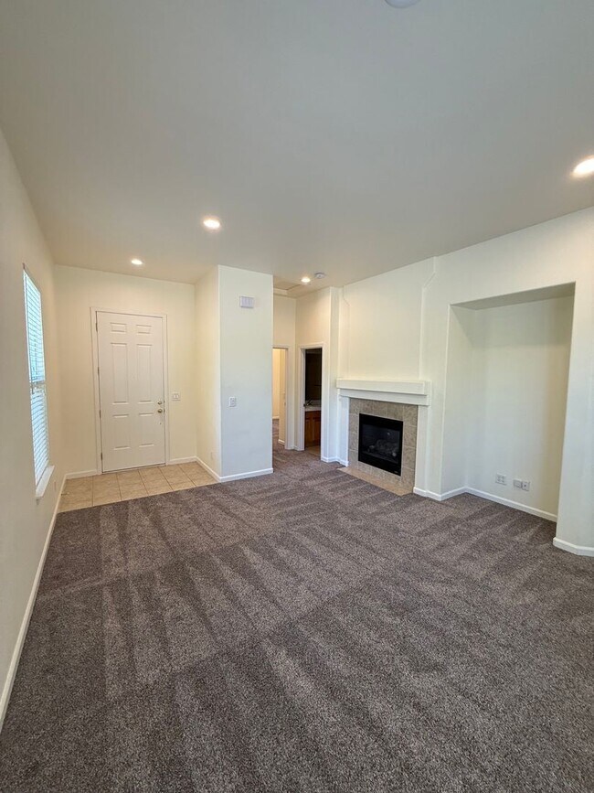 Building Photo - Three Bedroom/ 3 Bathroom Home for Rent in Rincon Valley!!!
