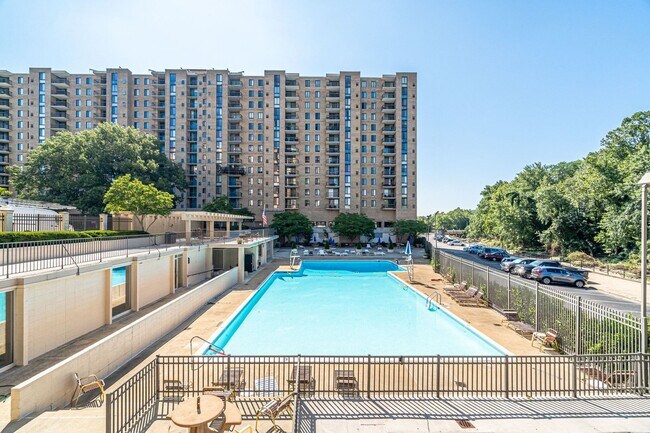 Building Photo - Studio Condo with all utilities included for rent!