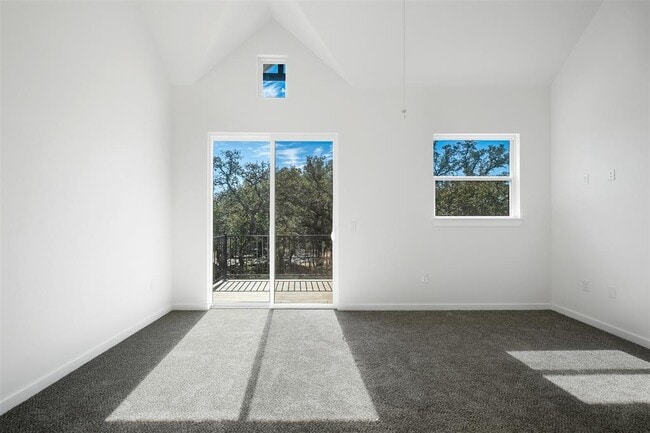 Building Photo - 255 Lourdes Ct