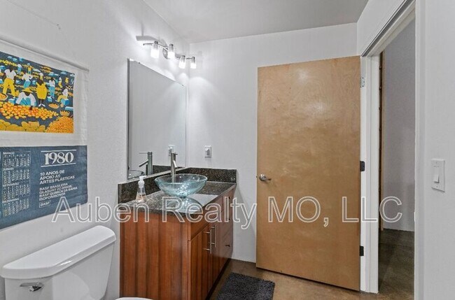 Building Photo - 360 W Pershing Rd