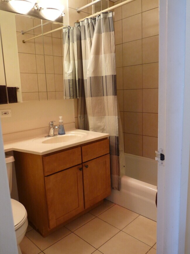 Building Photo - 655 W Irving Park Rd