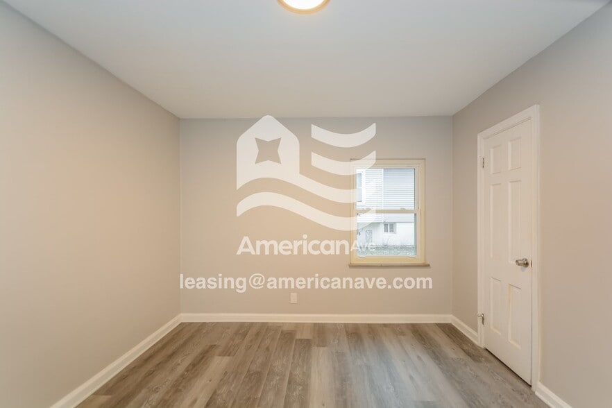 Building Photo - 3908 Grand Ave