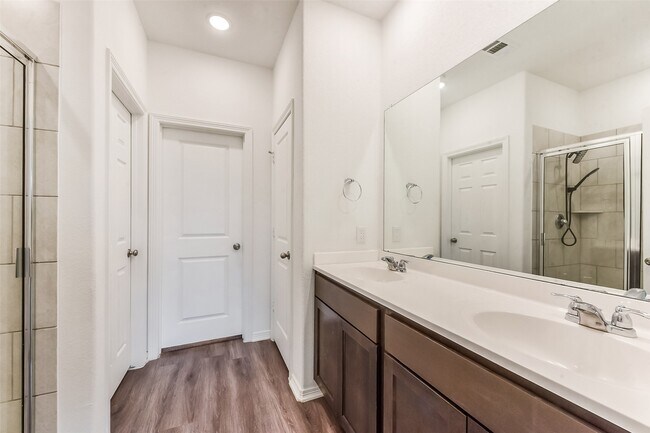 Building Photo - 21218 George Vancouver Ct