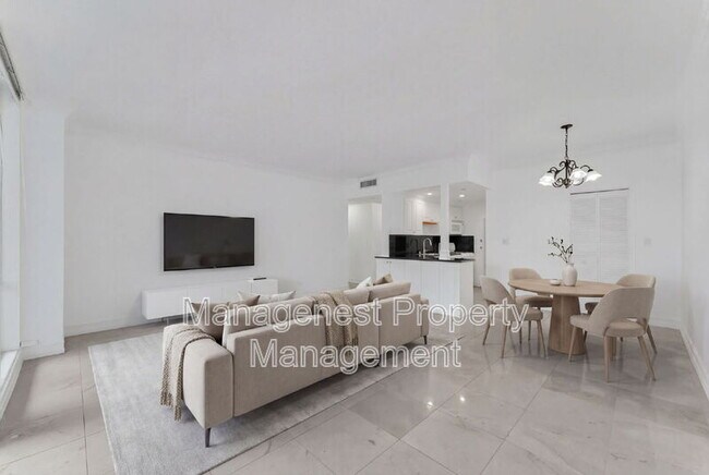 Building Photo - 700 Biltmore Way