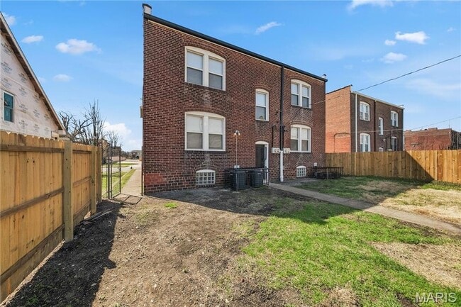 Building Photo - 4643 Evans Ave