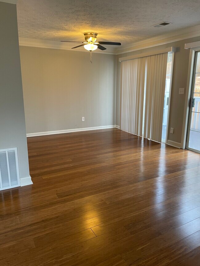 dining area - 182 Willow Stream Ct