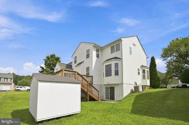 Building Photo - 20 Pinehurst Ln