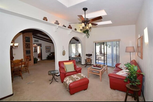 Building Photo - 3 Bedroom Townhome in Gleneagle