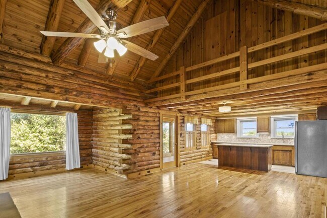 Building Photo - 118 Agape Wy