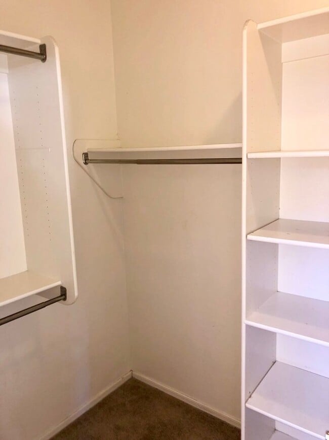 Building Photo - SEVILLE COMMUNITY - ALL MAJOR APPLIANCES