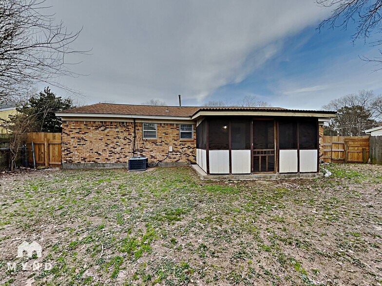 Building Photo - 2061 Coral Hills Dr