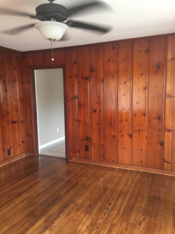 Building Photo - 30 Lilac Ave