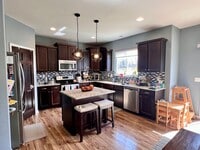 Building Photo - Menomonee Falls Single Family Home for Rent!