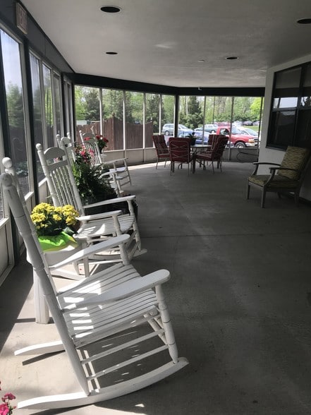 Screened in Patio - Wyndham Hall Senior