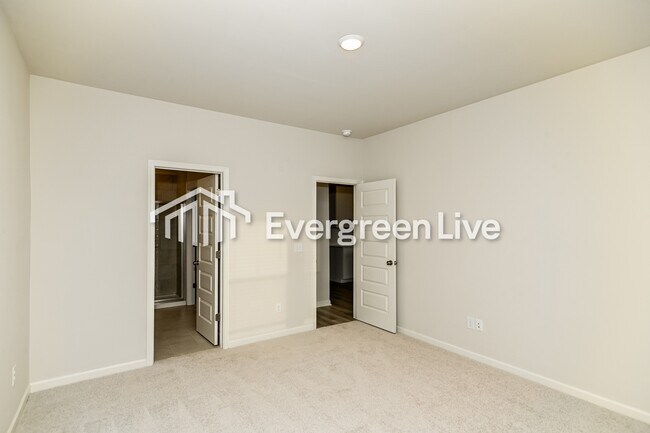 Building Photo - 692 Shoemaker Ln