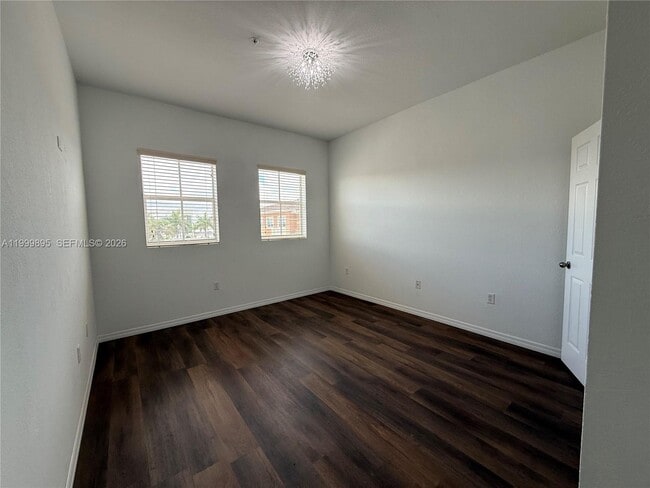 Building Photo - 8800 NW 107 Ct