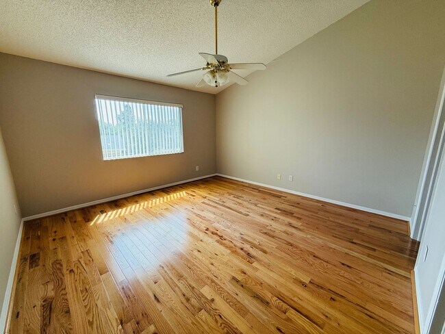 Building Photo - 2843 Thaxton Dr