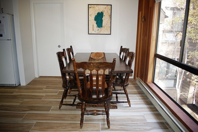 Building Photo - 3 Bedroom Condo w a Summer Pool - Blocks from Incline Beach!!