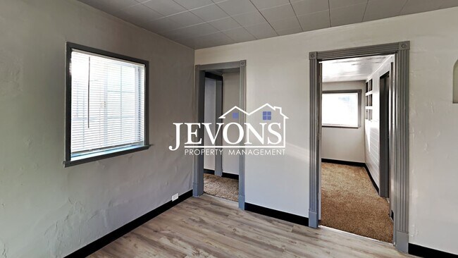 Building Photo - Your Next-Door Deal: Rent Ready!