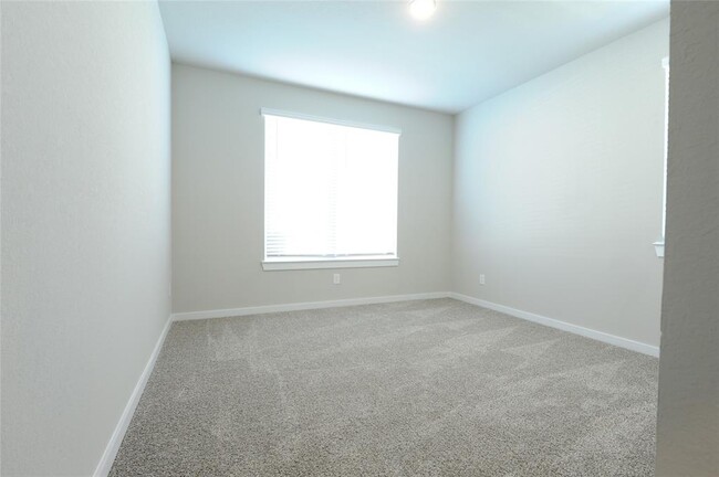 Building Photo - 22827 Castello Lakes Dr