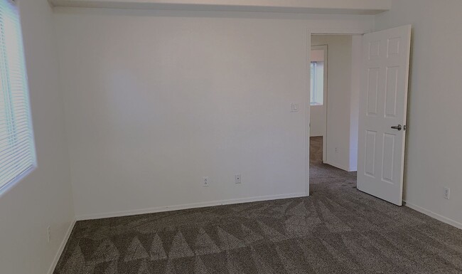 Building Photo - 3+2 Stylish and comfortable place to call home!