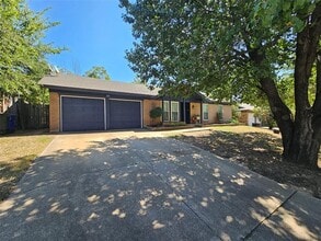 Building Photo - 609 Canyon Ridge Dr
