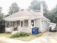 Building Photo - Pre-Leasing for Fall Semester 2026 - Walk to UK!