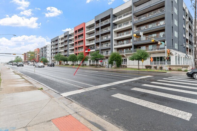 Building Photo - 4361 S Congress Ave