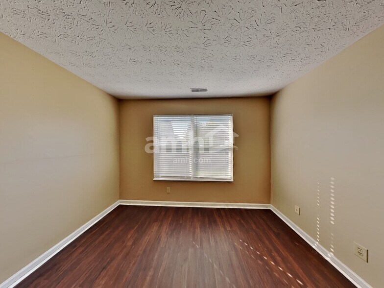 Building Photo - 769 Kingston Cir