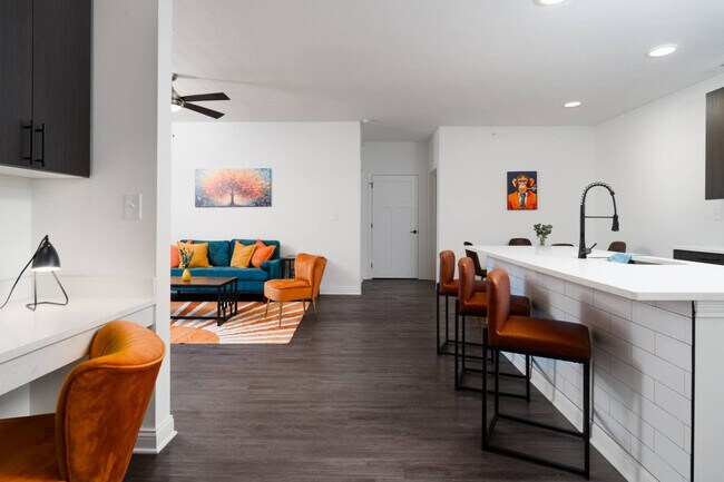 Building Photo - 5842 Leisure Ln